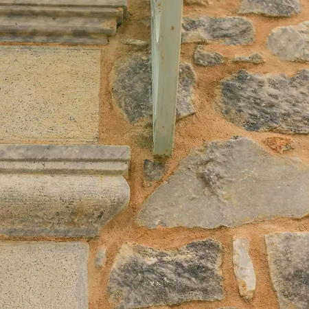 Dimitra - Mani , Traditional Archontiko بيت للعطل *