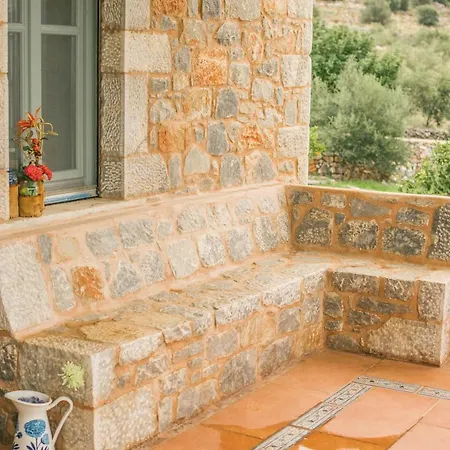 Ferienhaus Dimitra - Mani , Traditional Archontiko Diros