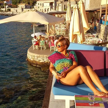 Dimitra - Mani , Traditional Archontiko بيت للعطل Diros