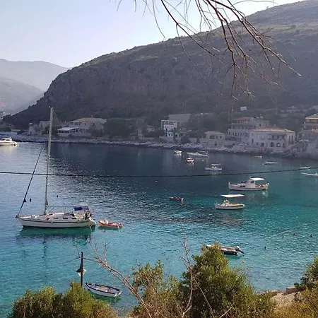 بيت للعطل Dimitra - Mani , Traditional Archontiko Diros