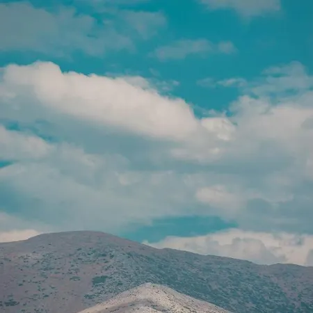 Dimitra - Mani , Traditional Archontiko بيت للعطل *