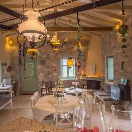 Dimitra - Mani , Traditional Archontiko بيت للعطل Diros