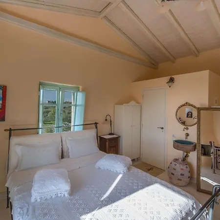 Dimitra - Mani , Traditional Archontiko * Diros