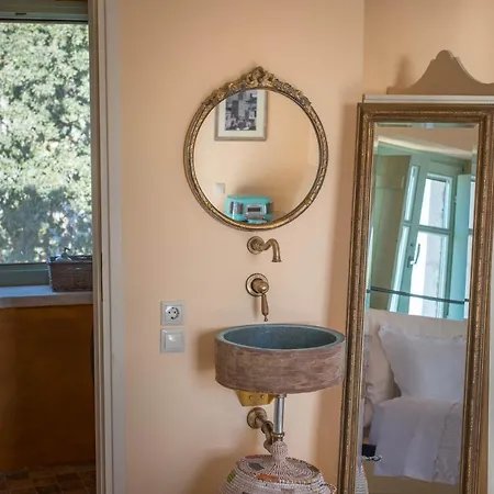 بيت للعطل Dimitra - Mani , Traditional Archontiko Diros