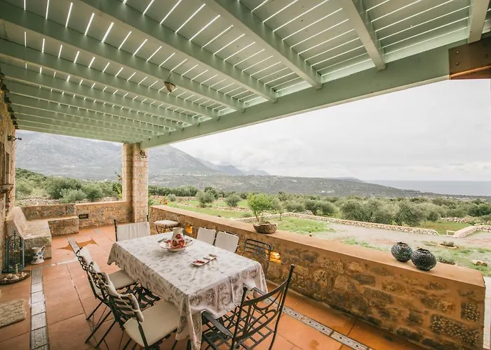 Dimitra - Mani , Traditional Archontiko Casa de Férias *