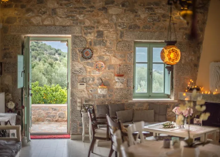 Casa de Férias Dimitra - Mani , Traditional Archontiko *