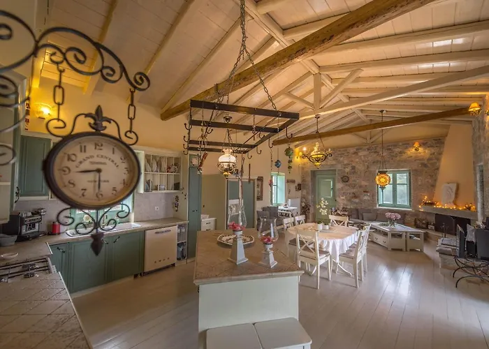 Dimitra - Mani , Traditional Archontiko * Diros