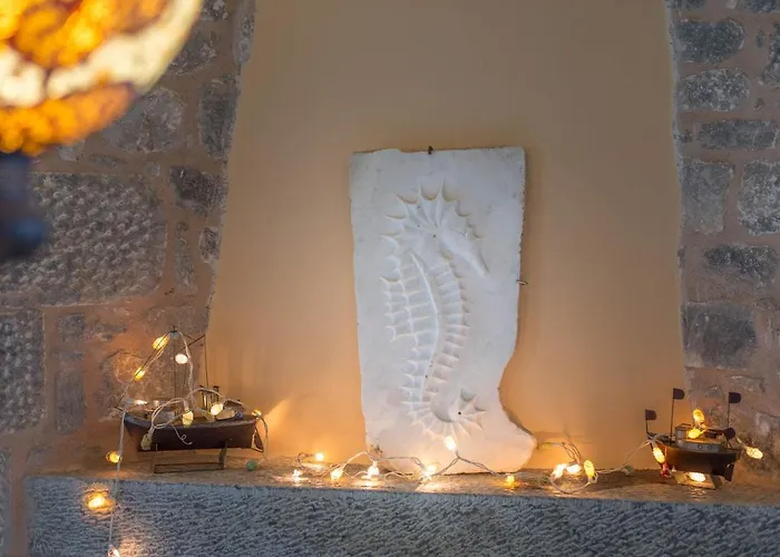 Dimitra - Mani , Traditional Archontiko Casa de Férias Diros