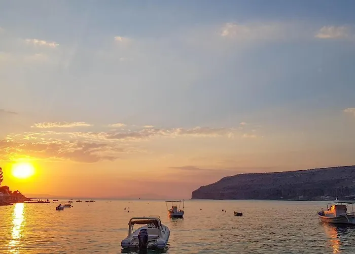 Dimitra - Mani , Traditional Archontiko Casa de Férias *