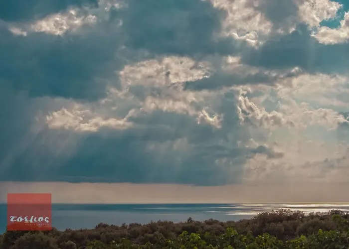 Casa de Férias Dimitra - Mani , Traditional Archontiko Diros