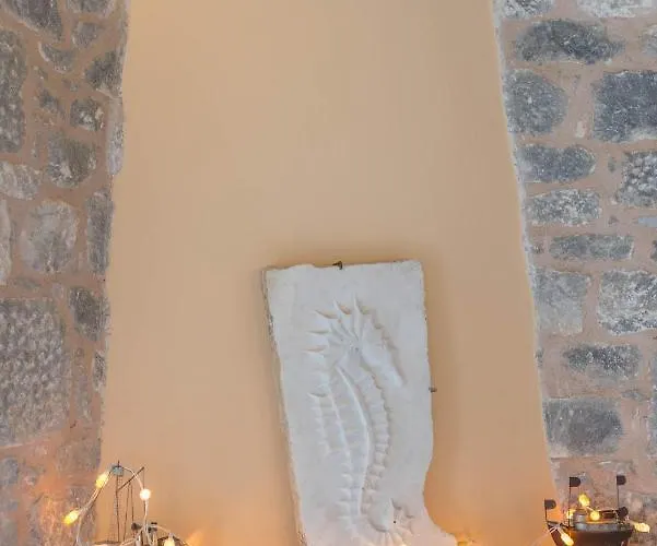 Dimitra - Mani , Traditional Archontiko Casa de Férias Diros