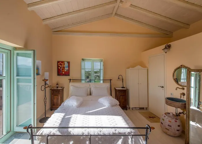 Dimitra - Mani , Traditional Archontiko * Diros