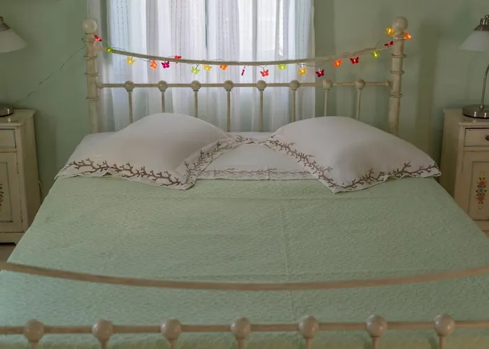 Dimitra - Mani , Traditional Archontiko Casa de Férias Diros